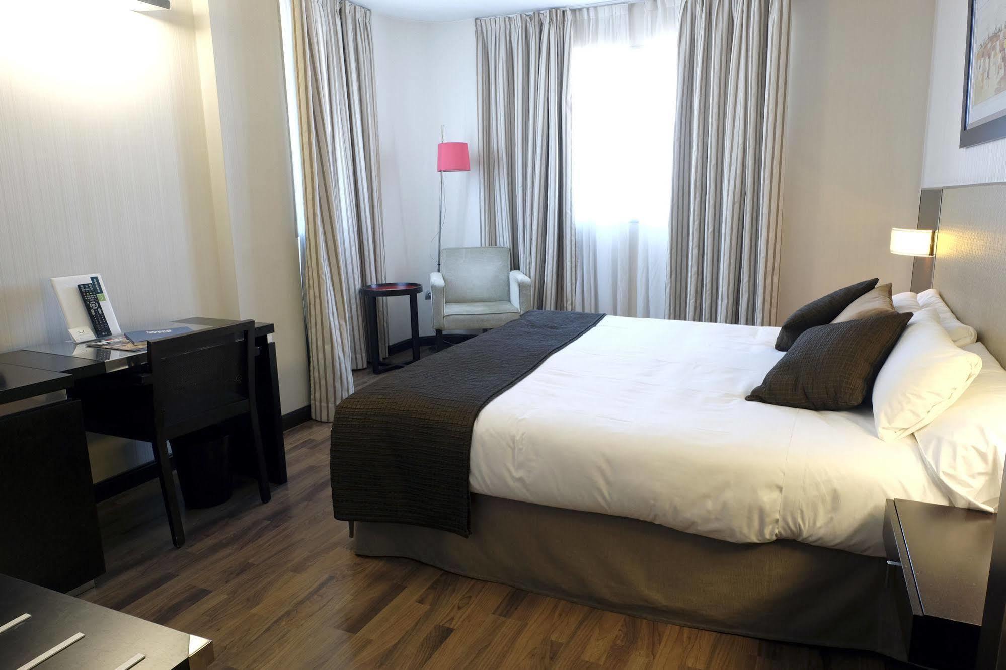Hotel Asset Torrejon Torrejón de Ardoz Zewnętrze zdjęcie